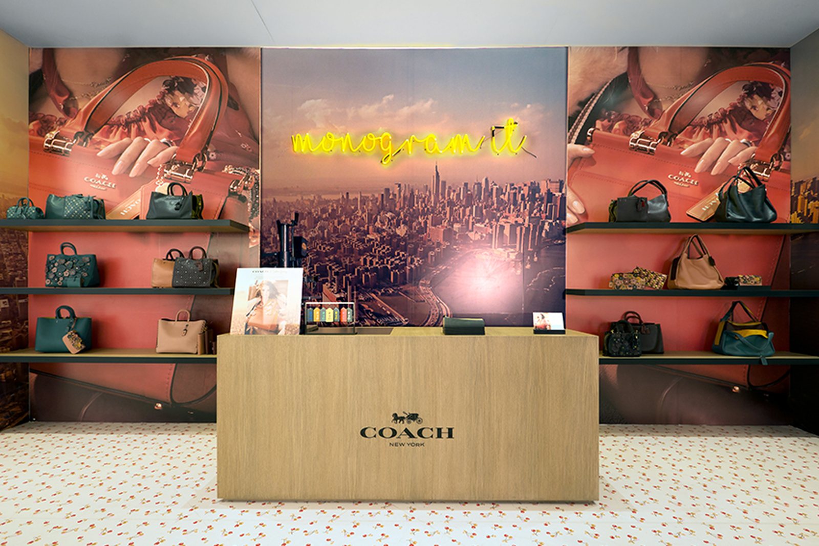 Coach — Pop Up Perisur