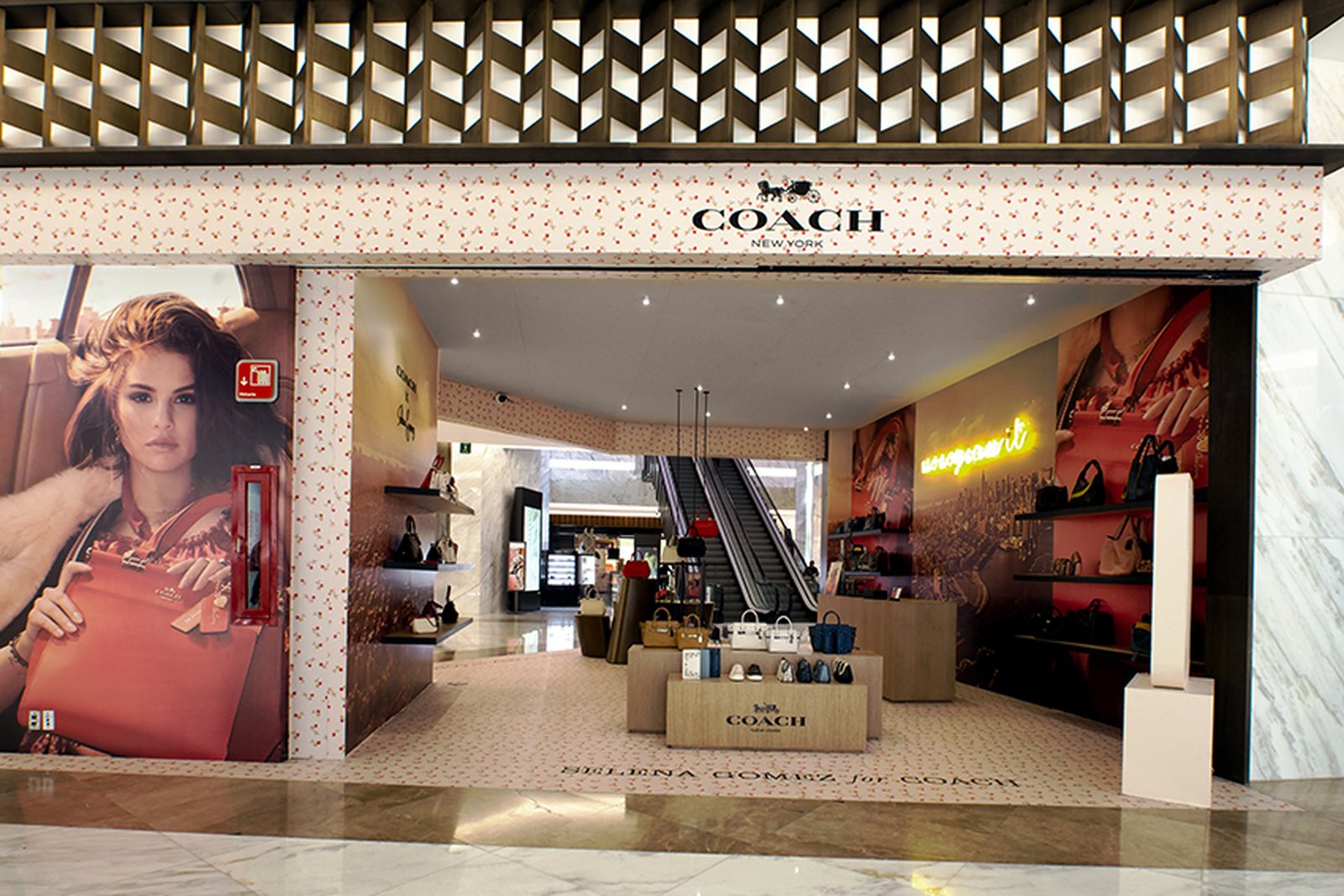 Coach — Pop Up Perisur
