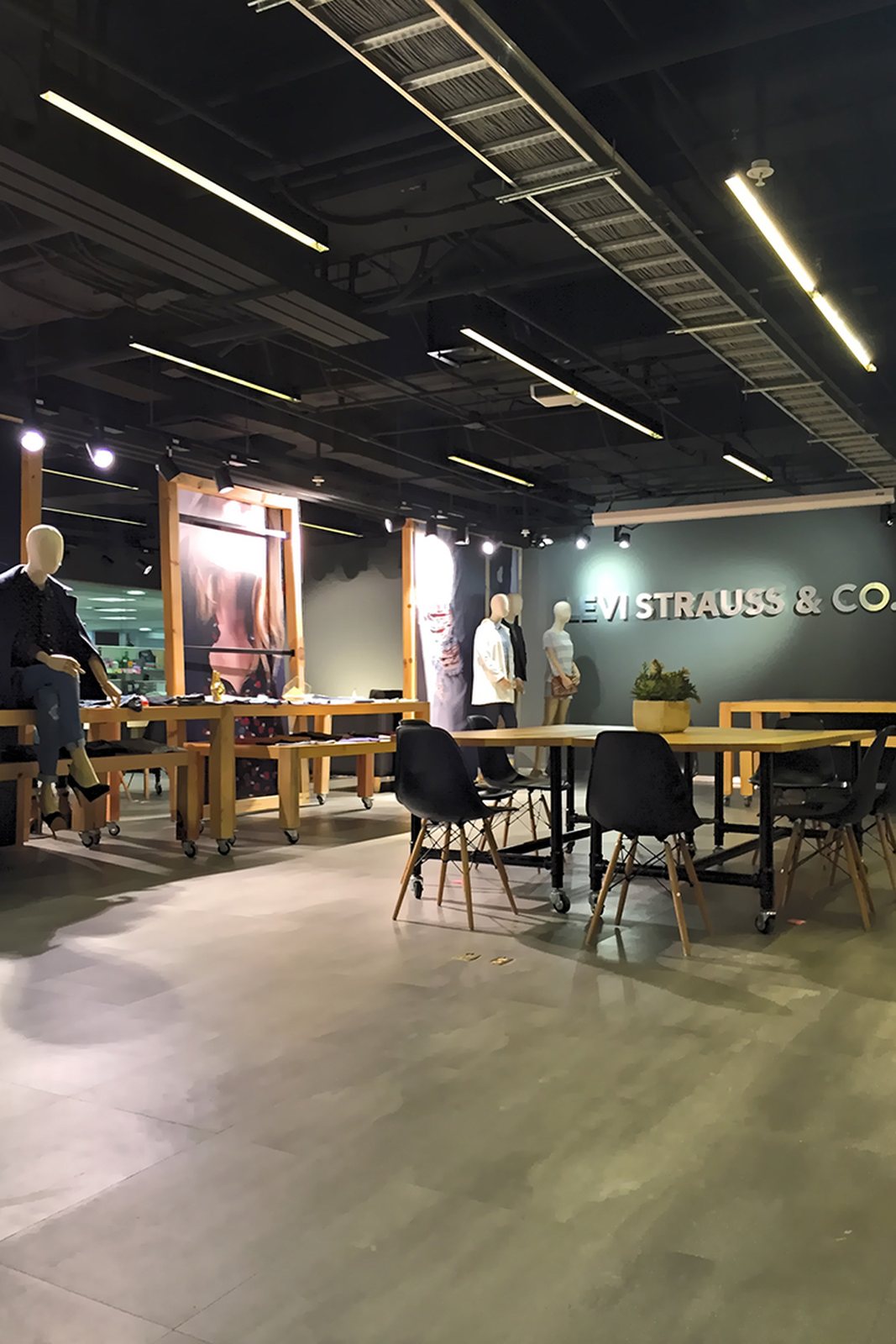 Levi's Showroom